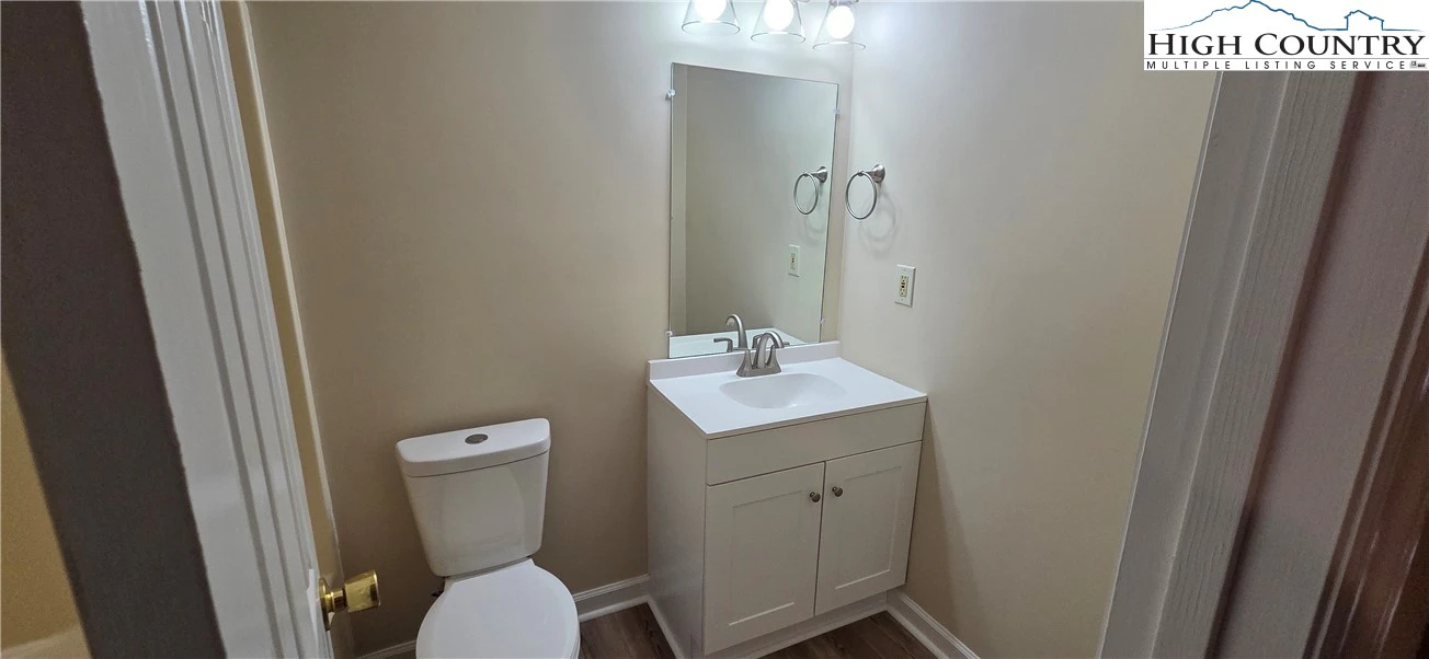 Image number 10 for the current listing