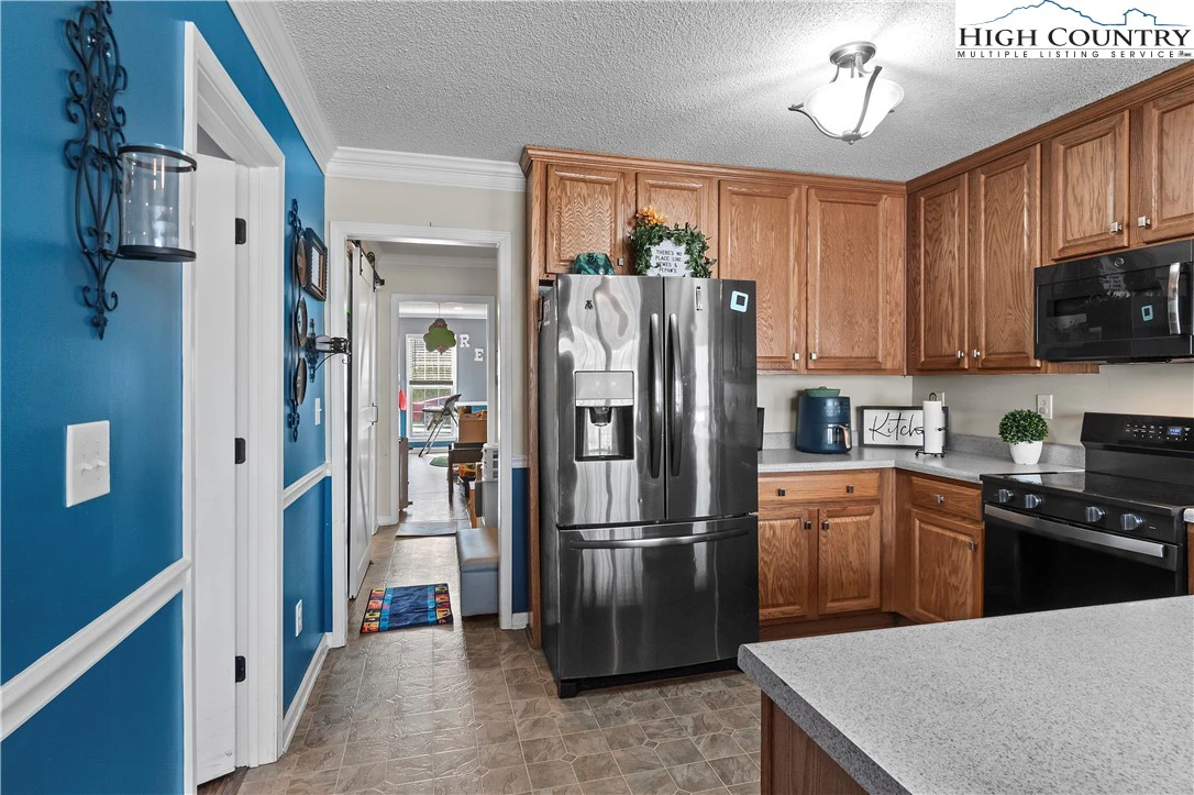 Image number 19 for the current listing
