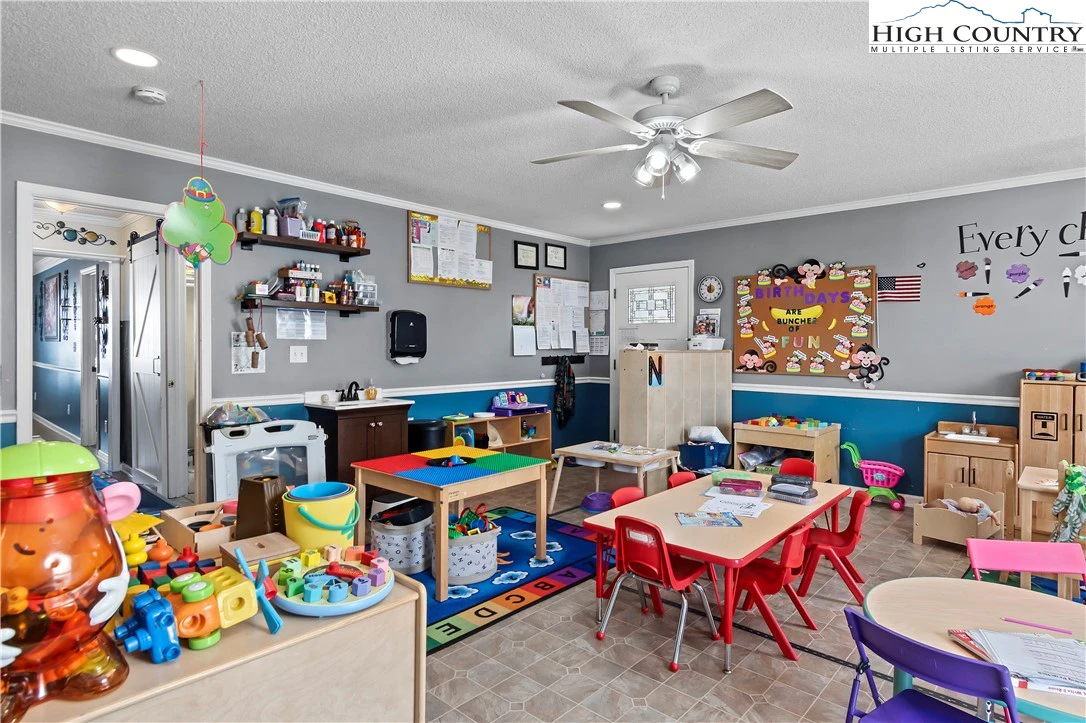Image number 7 for the current listing