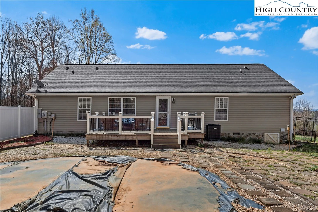 Image number 14 for the current listing
