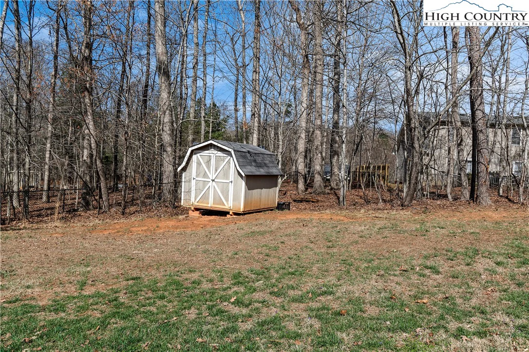 Image number 15 for the current listing