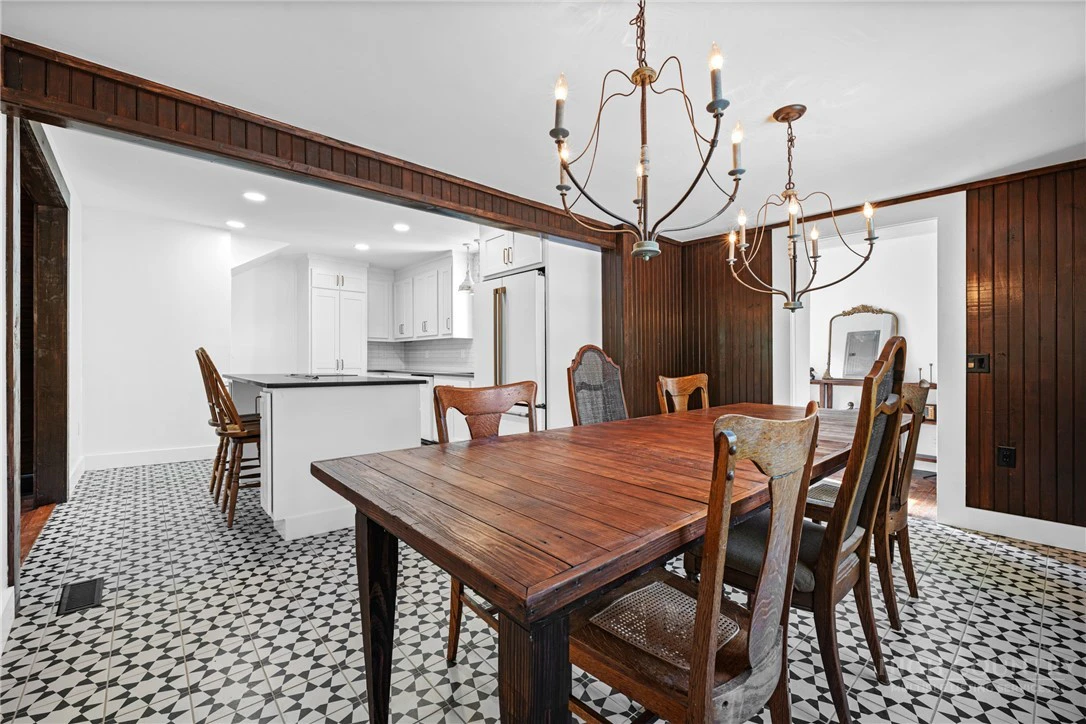 Image number 6 for the current listing