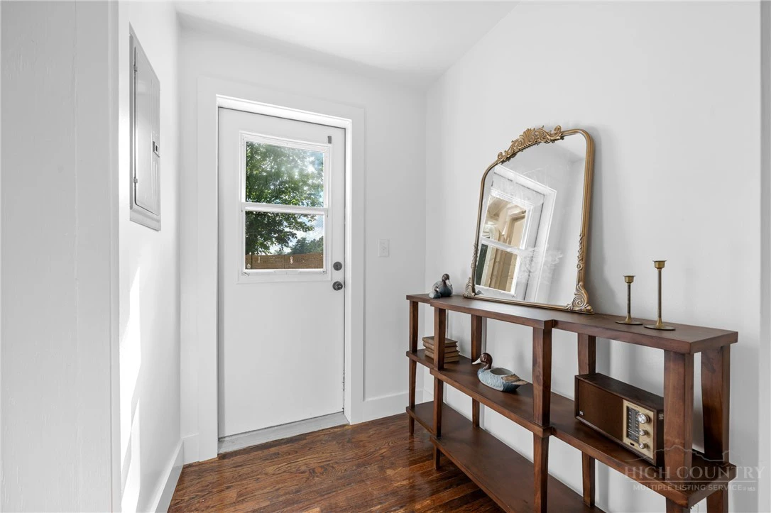 Image number 12 for the current listing