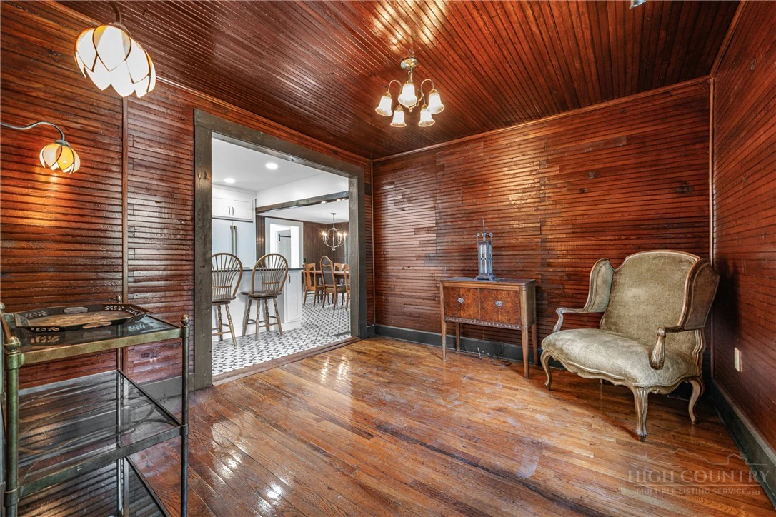 Image number 20 for the current listing