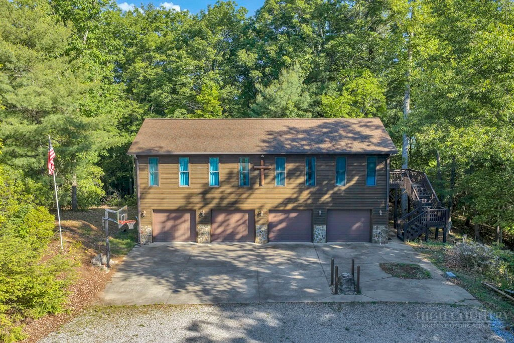 Image number 11 for the current listing