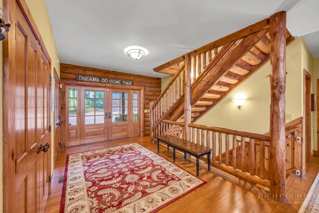 Image number 13 for the current listing