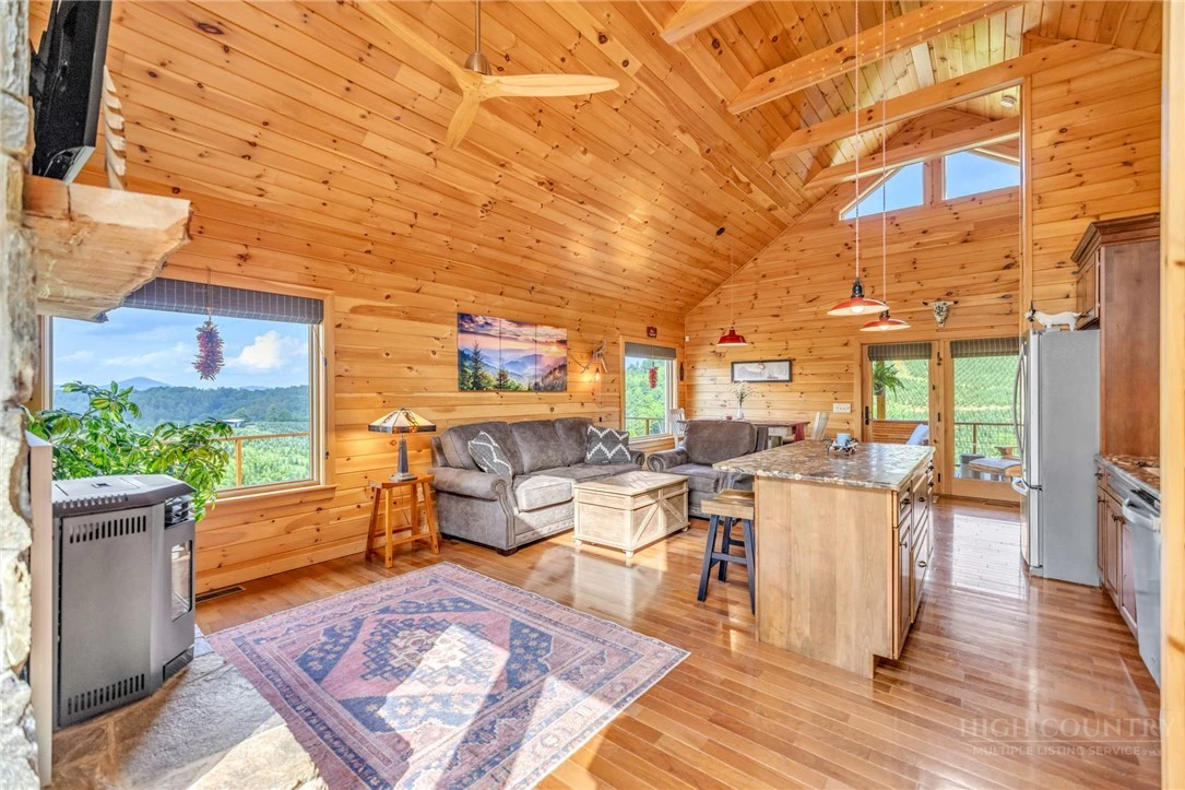 Image number 16 for the current listing