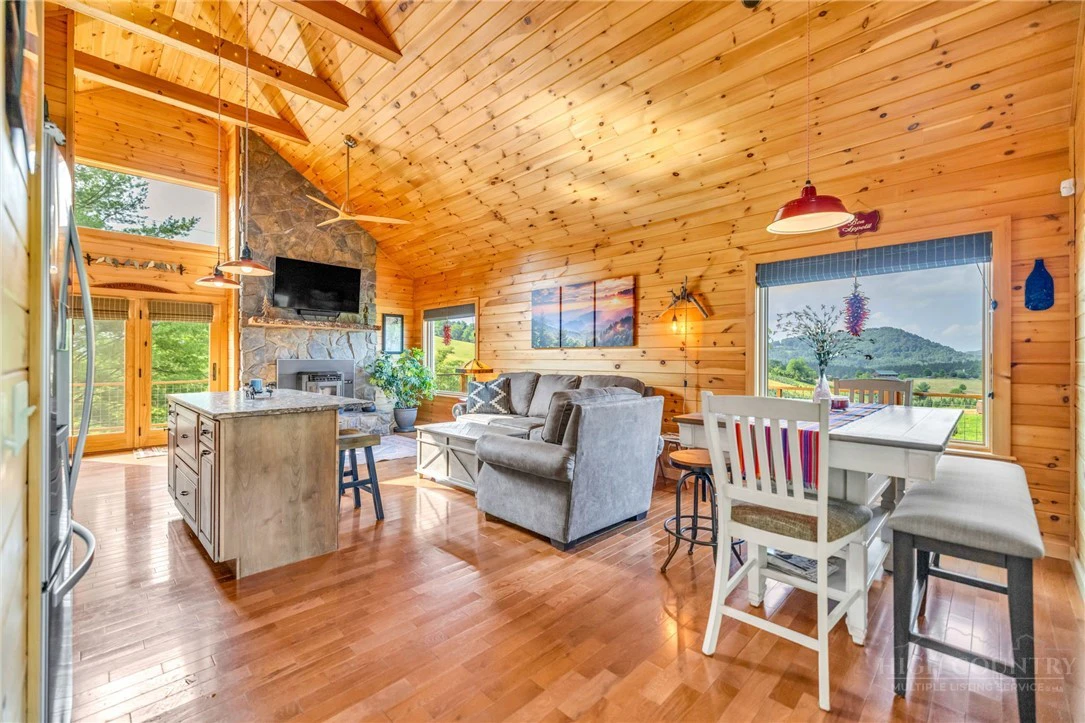 Image number 12 for the current listing
