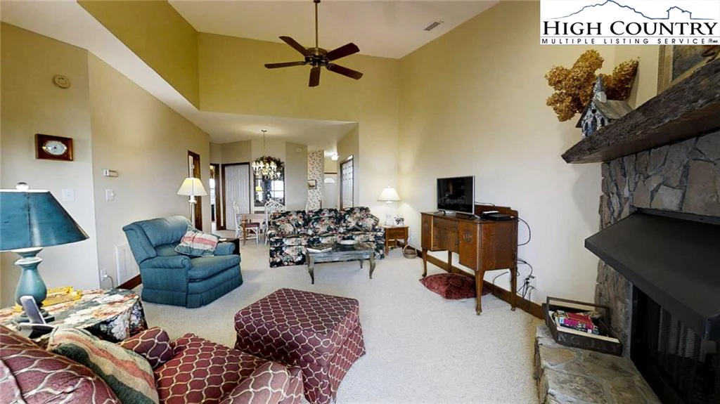 Image number 9 for the current listing
