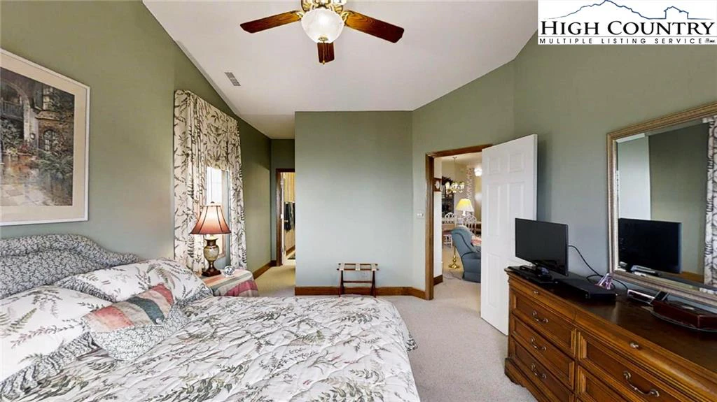Image number 7 for the current listing