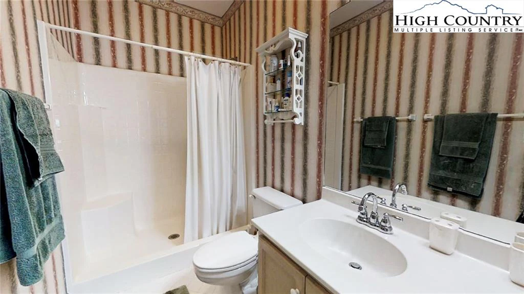 Image number 4 for the current listing