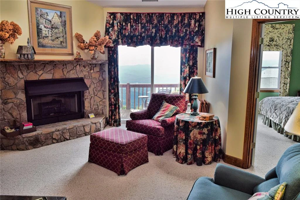 Image number 12 for the current listing