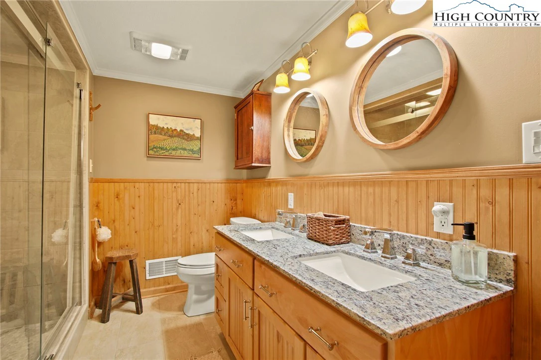 Image number 5 for the current listing