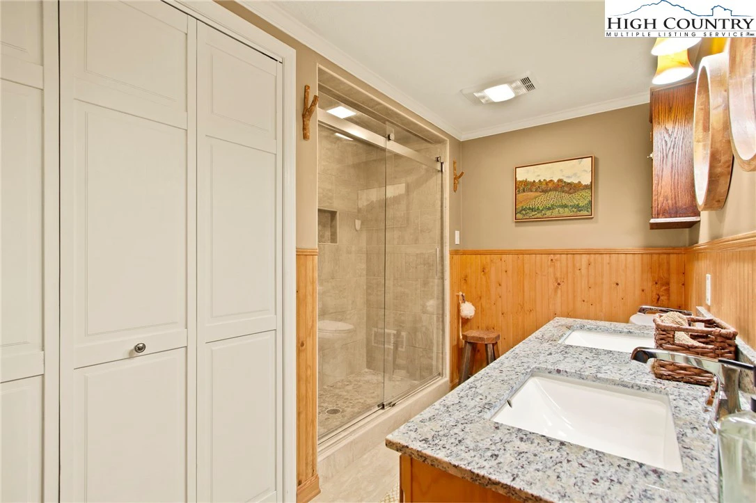 Image number 6 for the current listing
