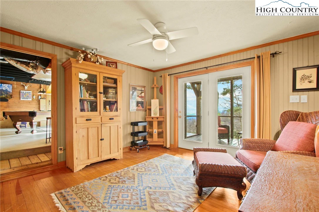 Image number 10 for the current listing