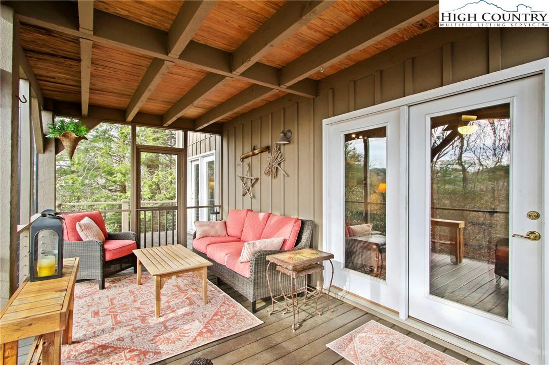 Image number 12 for the current listing