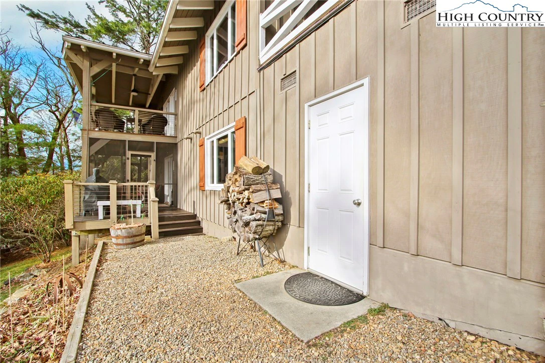 Image number 18 for the current listing
