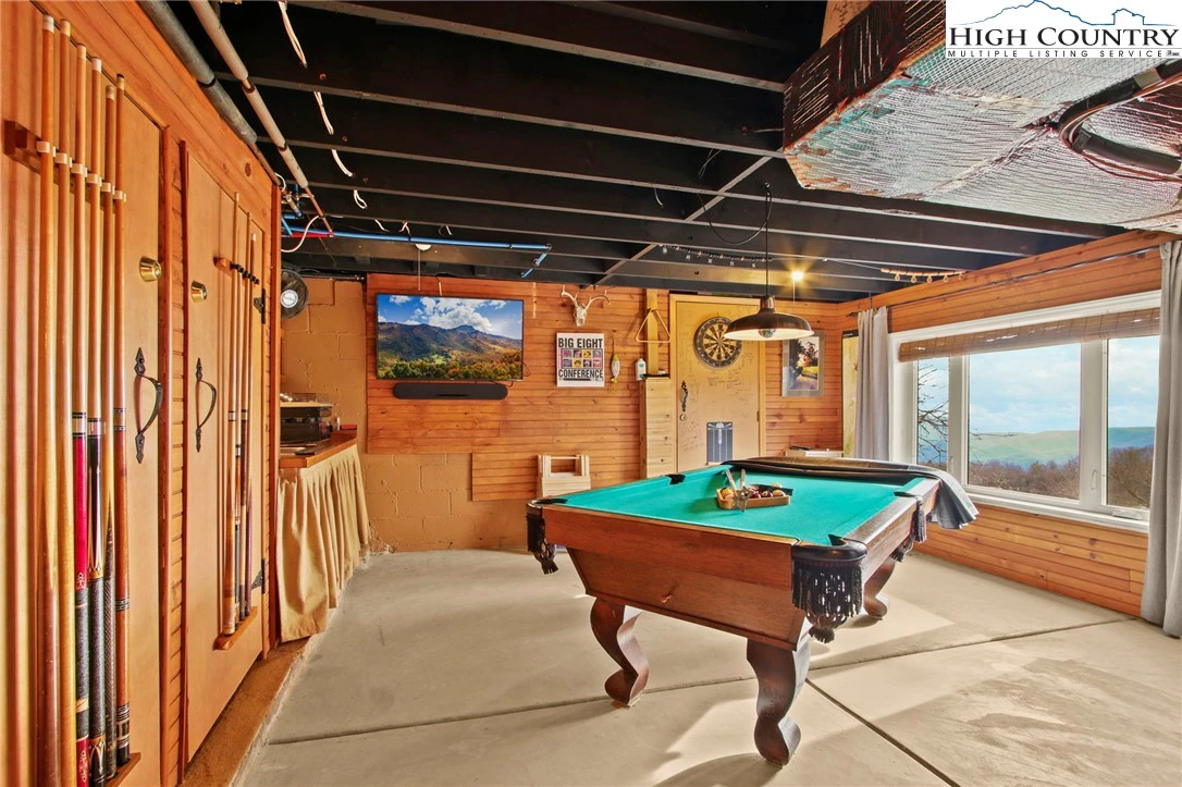 Image number 21 for the current listing