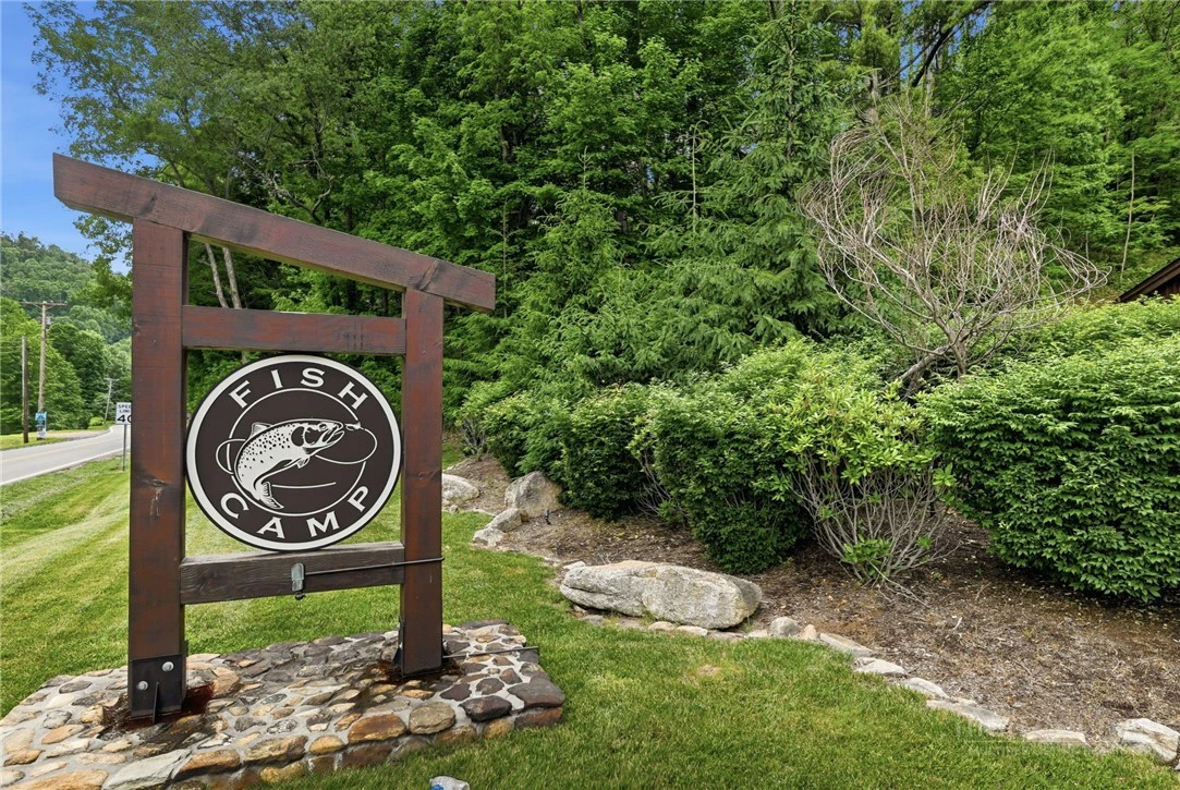 Image number 6 for the current listing