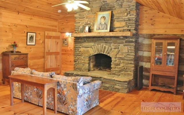 Image number 20 for the current listing