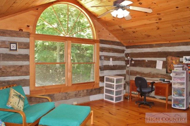 Image number 5 for the current listing