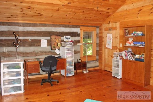 Image number 6 for the current listing