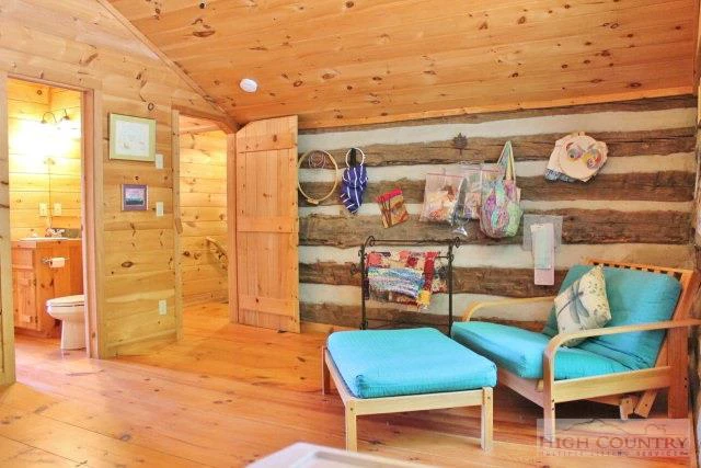 Image number 7 for the current listing