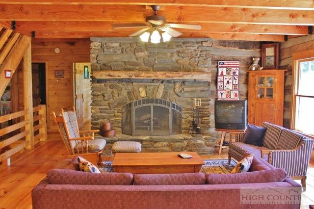 Image number 31 for the current listing