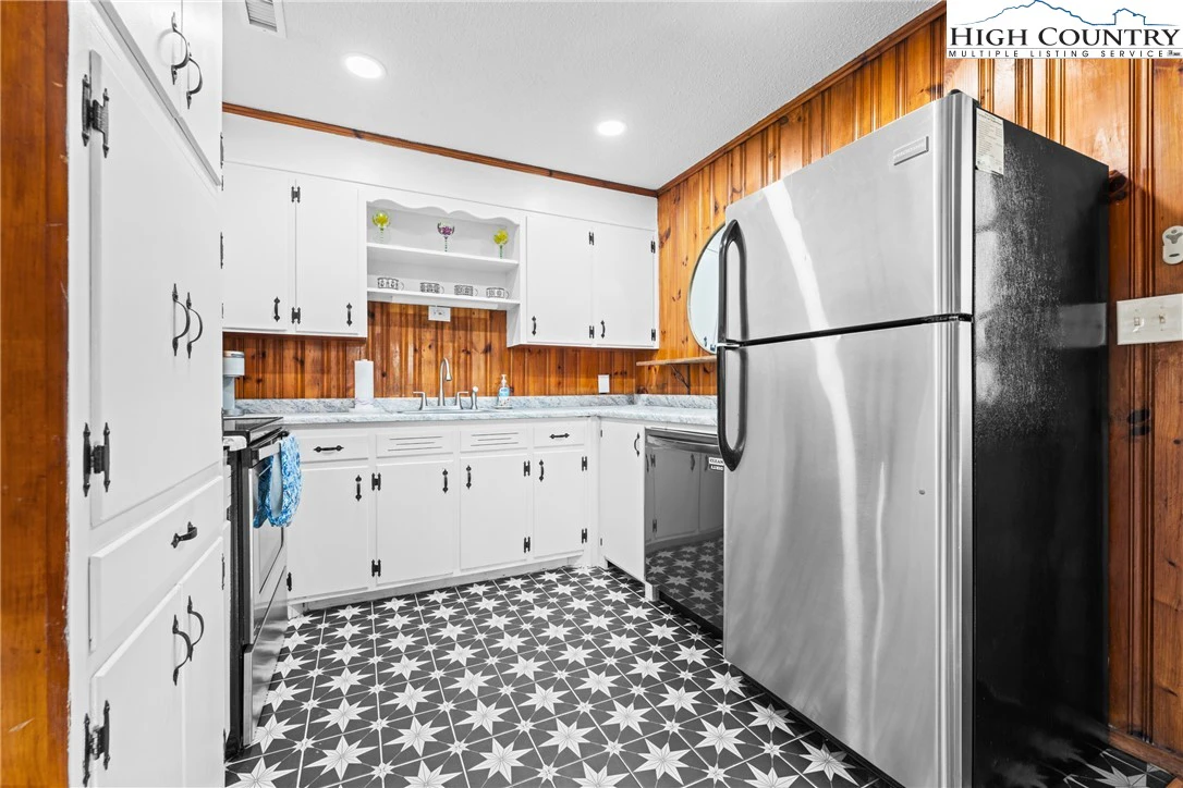 Image number 6 for the current listing