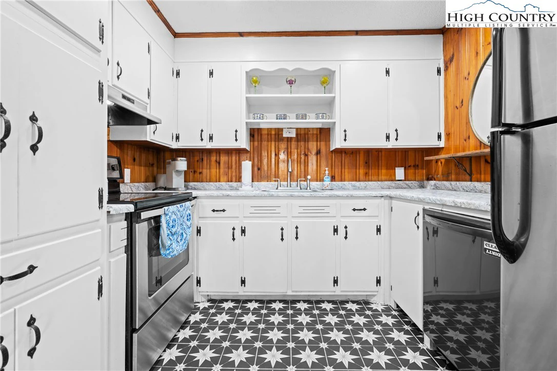 Image number 7 for the current listing