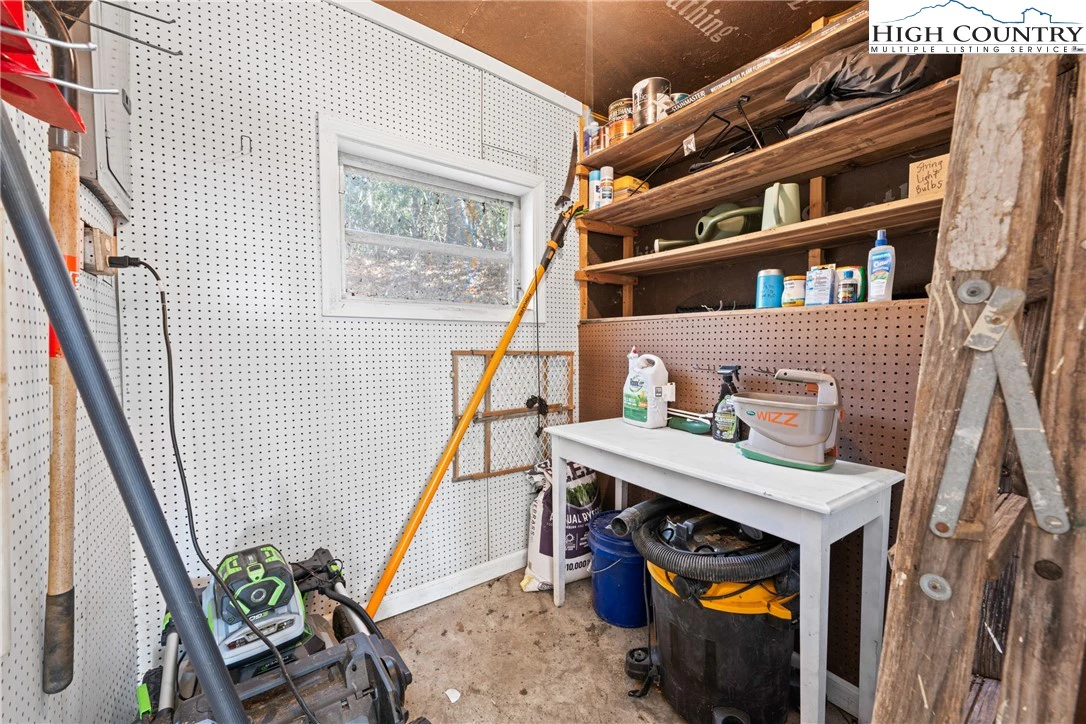Image number 2 for the current listing