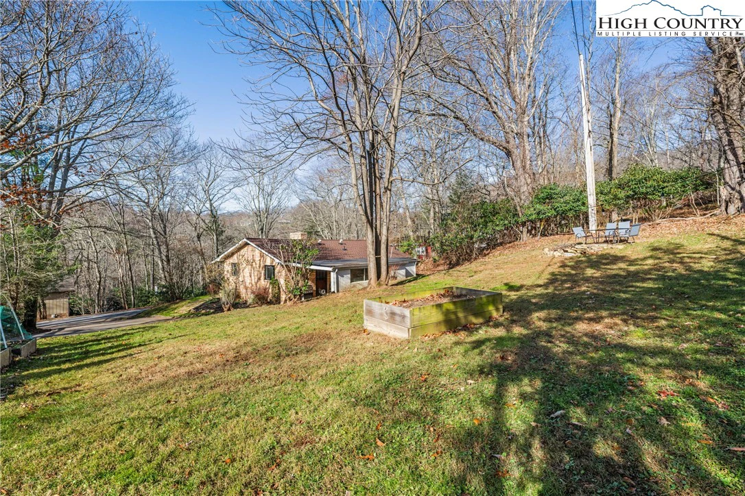 Image number 13 for the current listing