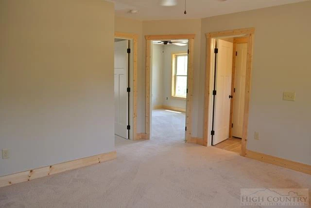 Image number 15 for the current listing