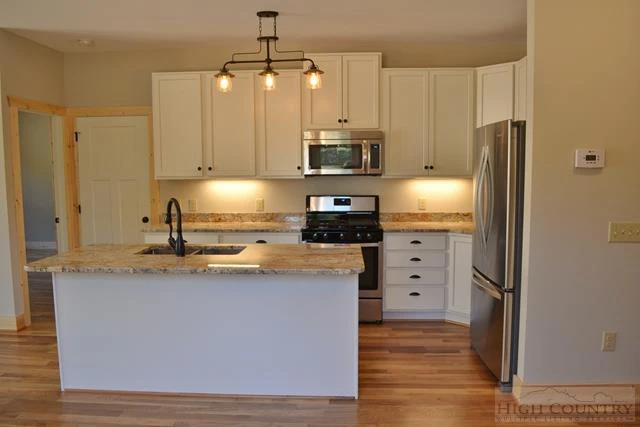 Image number 6 for the current listing