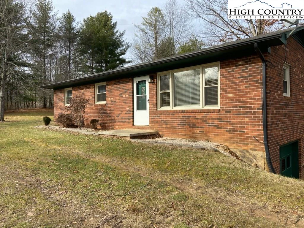 Image number 1 for the current listing