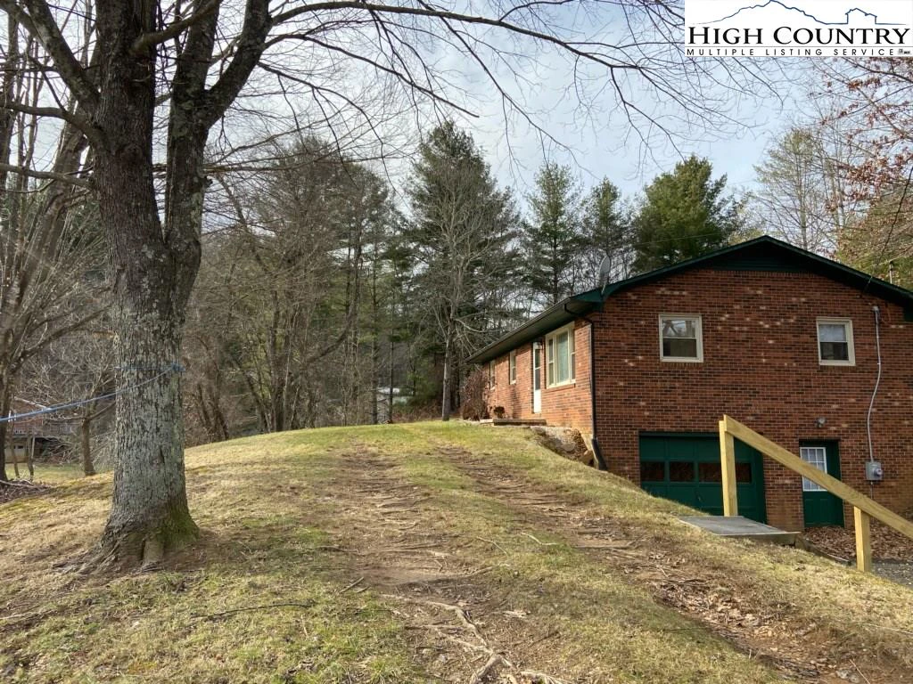 Image number 18 for the current listing