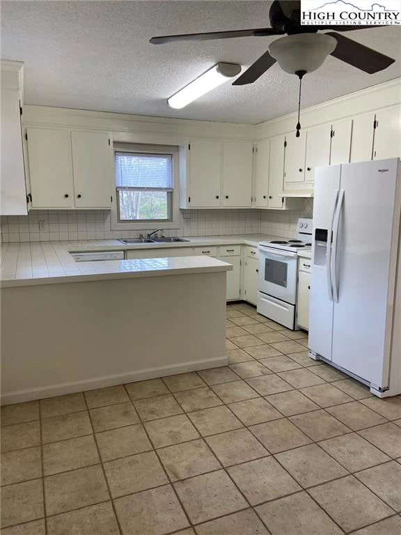 Image number 14 for the current listing