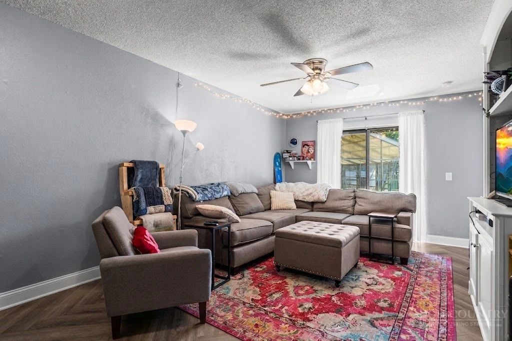 Image number 5 for the current listing