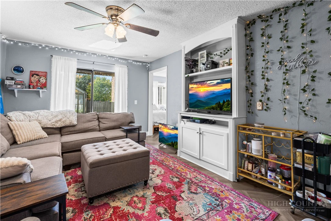 Image number 6 for the current listing