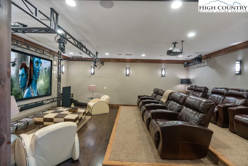 Image number 2 for the current listing