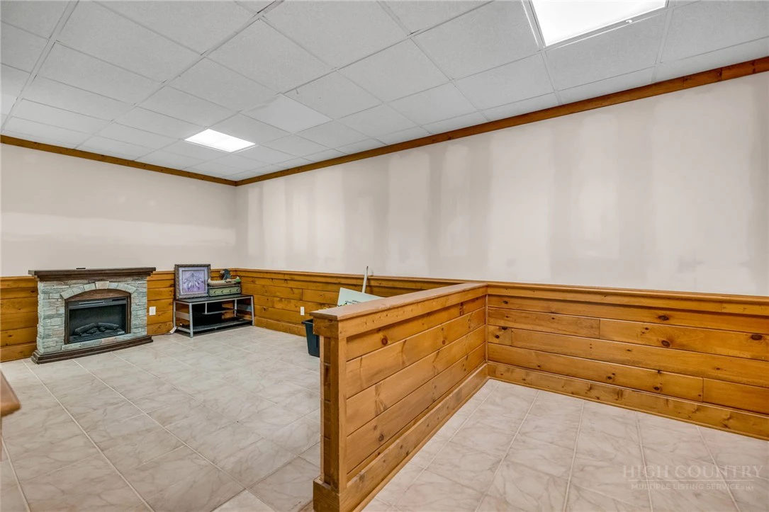 Image number 12 for the current listing