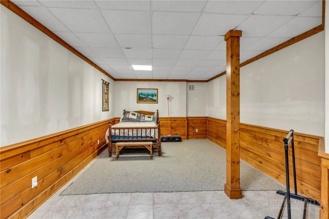 Image number 13 for the current listing
