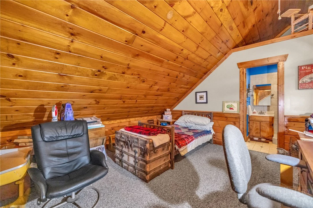 Image number 4 for the current listing