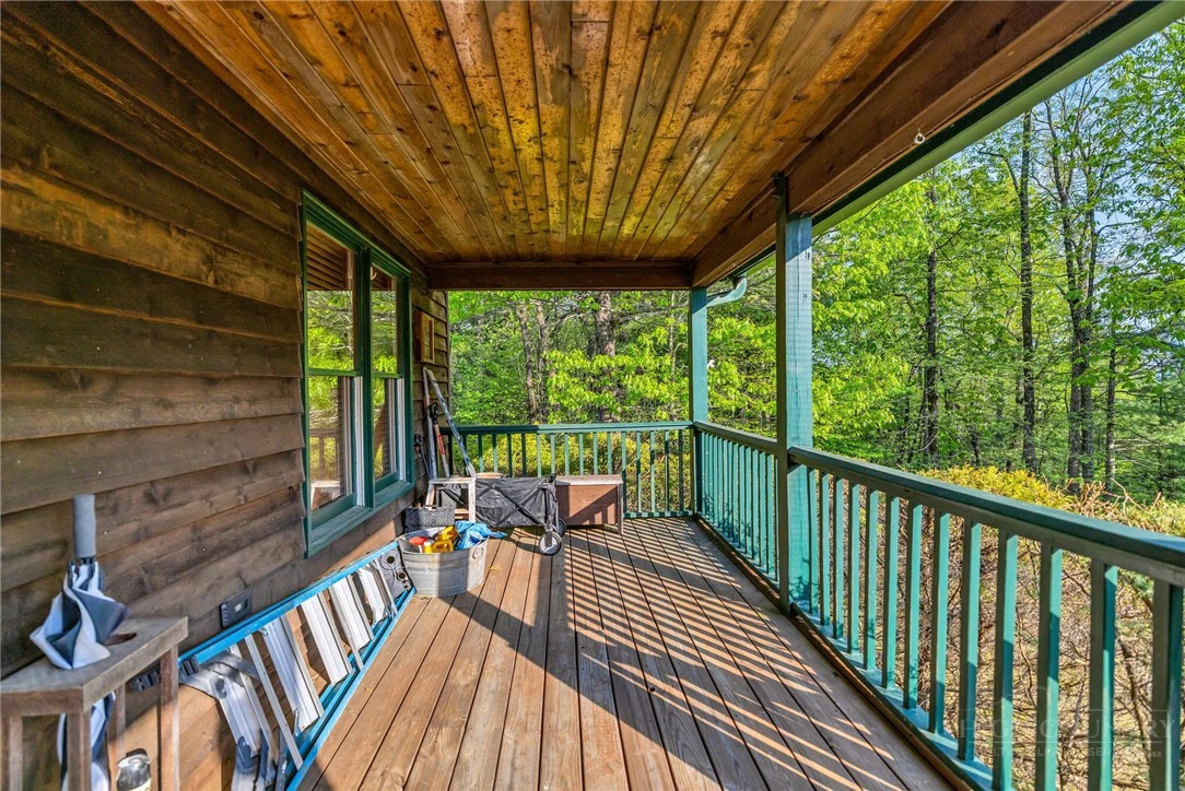 Image number 18 for the current listing