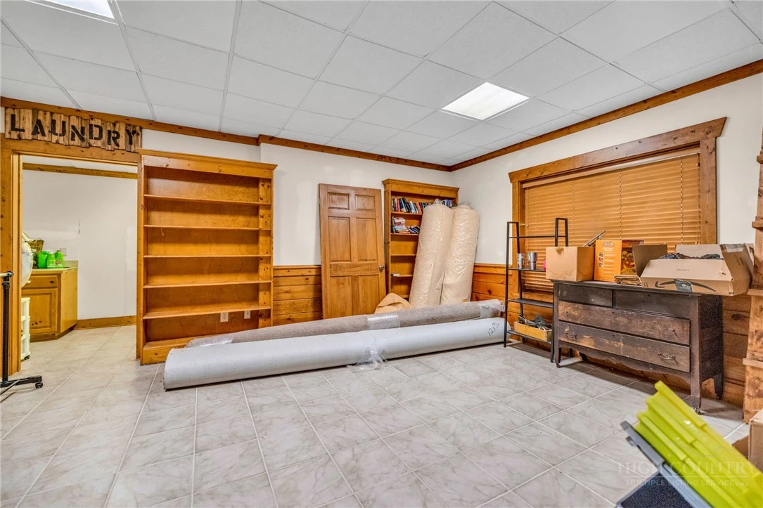 Image number 2 for the current listing