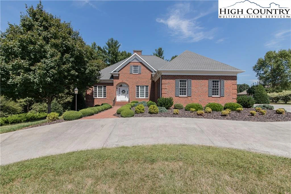 Image number 1 for the current listing