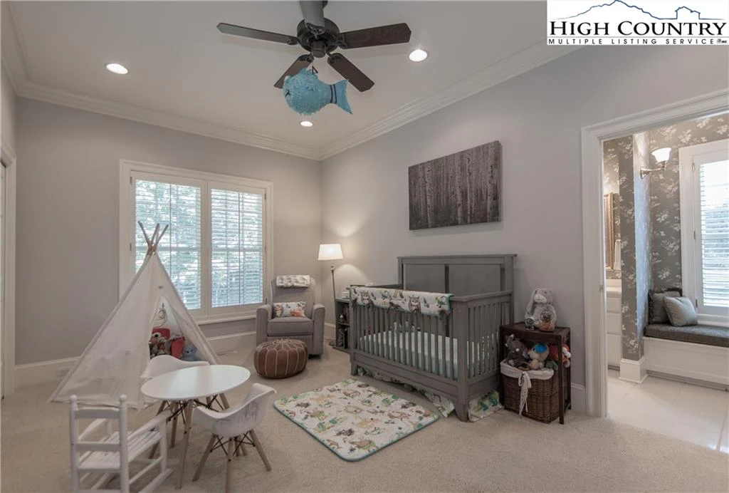 Image number 6 for the current listing