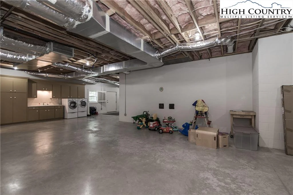 Image number 10 for the current listing