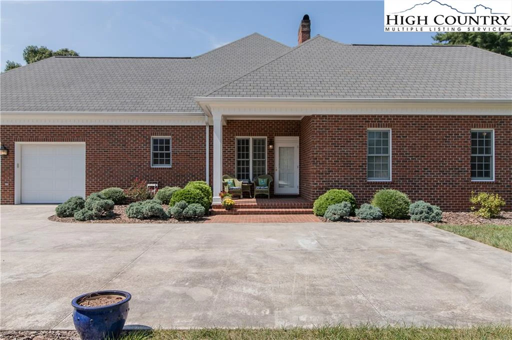 Image number 20 for the current listing