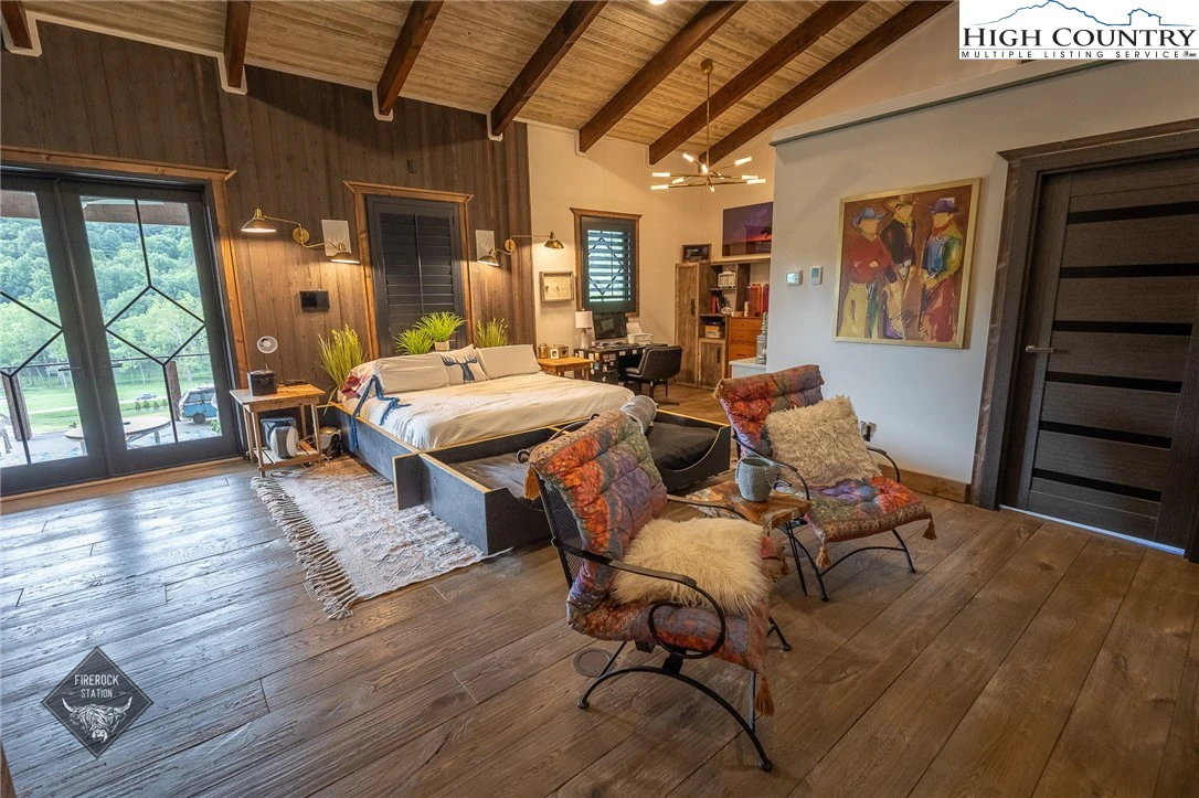 Image number 2 for the current listing